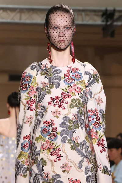 Look 8
